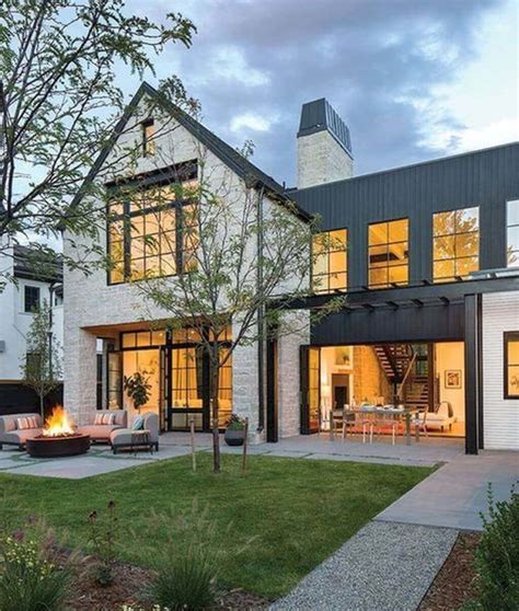 42 Inspiring Modern Farmhouse Home Exterior Design Ideas 40 Modern ...