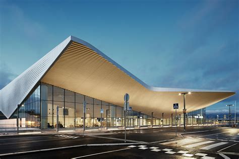 HELSINKI AIRPORT DEPARTURES AND ARRIVALS BUILDING by ALA Architects - 谷德设计网