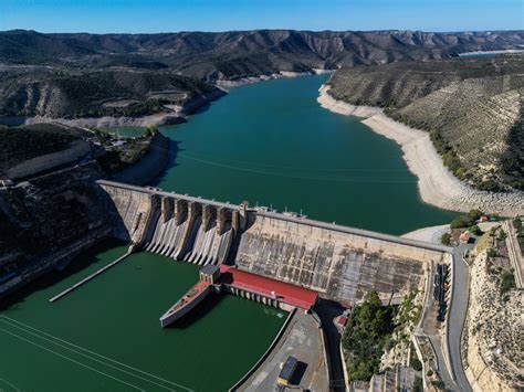 Drought Forces One of Spain’s Largest Hydro Plants to Halt - Bloomberg