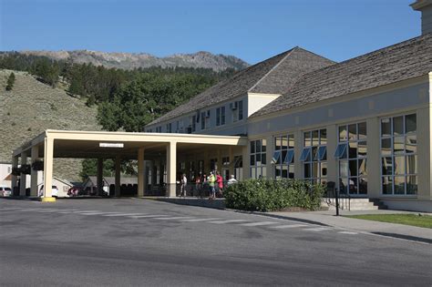 Mammoth Hot Springs Hotel & Cabins - Yellowstone Insider