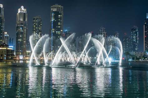 Dubai: Fountain Show and Burj Lake Ride by Traditional Boat | GetYourGuide