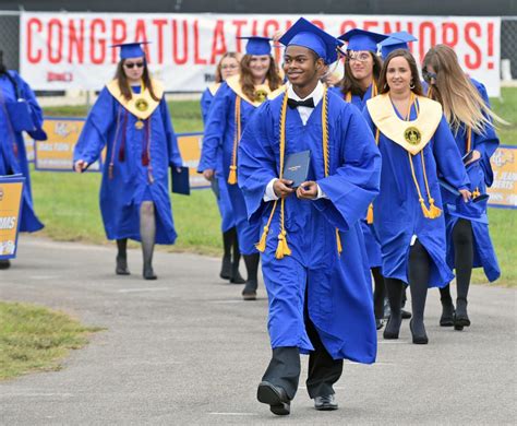 Pandemic leads to creative graduation ceremonies