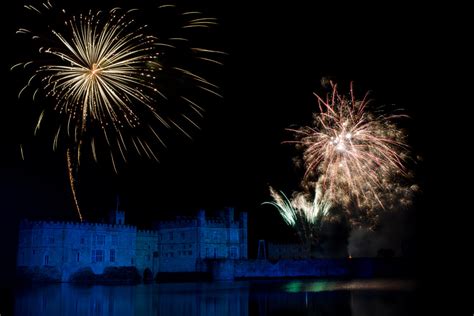 Leeds Castle Fireworks Display 2010 | Myles Noton – Blog