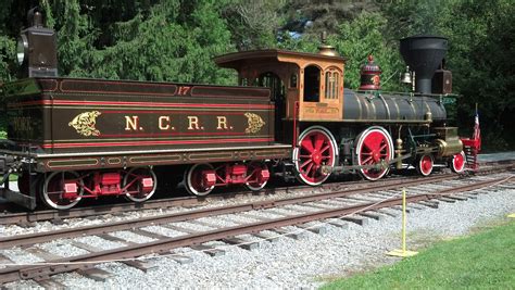 File:Engine and Coal Car for Steam into History at Hanover Junction ...