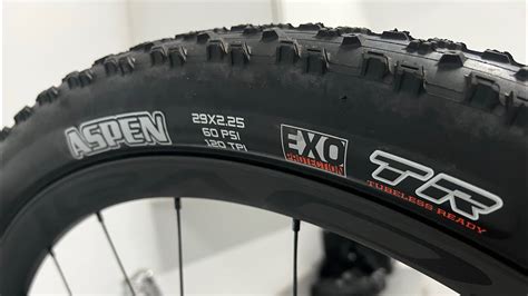 Maxxis Aspen review and initial impressions (vs Specialized tires ...