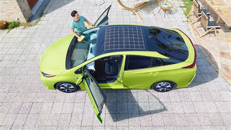 Toyota creates car powered by solar panels - Hitecher