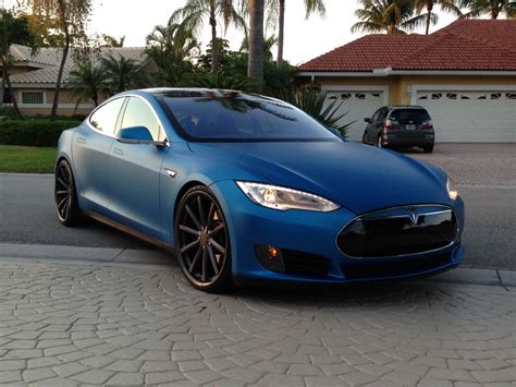 Tesla Model S with a vinyl wrap #Tesla www.FB.com/DevinHunterBiz ...