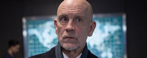 'Bird Box': John Malkovich ficha por la película de Sandra Bullock ...