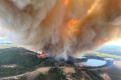 Réchauffement climatique : le Canada s'enflamme, le Vietnam étouffe