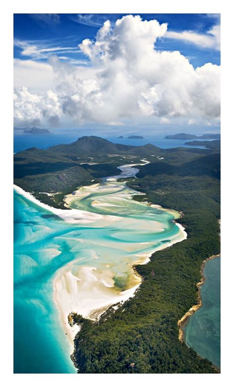 Aerial view of Whitehaven beach, Whitsundays, Queensland, Australia ...