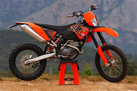 2011 KTM 250 EXC-F - Moto.ZombDrive.COM