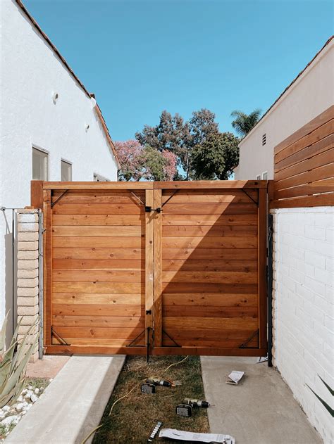 DIY: How To Build a Modern Wood Gate — Blanco Bungalow