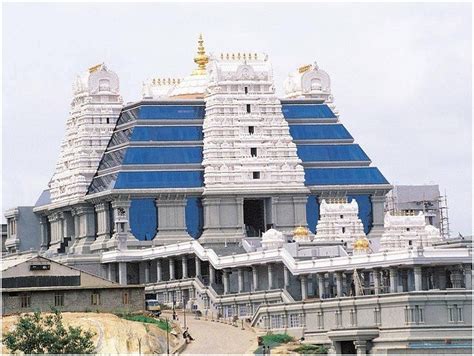 ISKCON Temple, Bangalore - Timings, History, Darshan, Pooja Timings