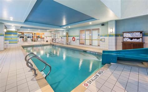 HAMPTON INN & SUITES BY HILTON MONCTON (Canada - New Brunswick) - Hotel ...