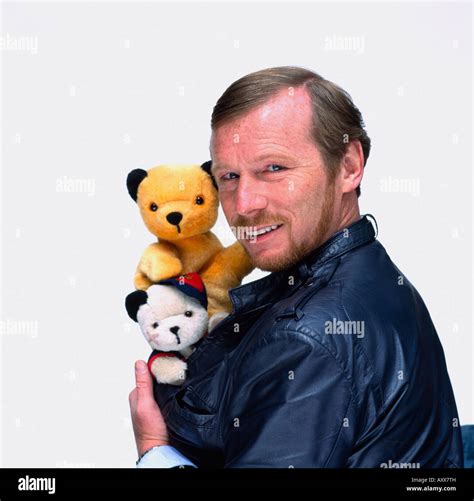 Sooty and sweep and Mathew Corbett Stock Photo - Alamy