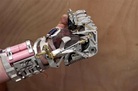 Engineer designed and built his own functioning mechanical prosthetic ...