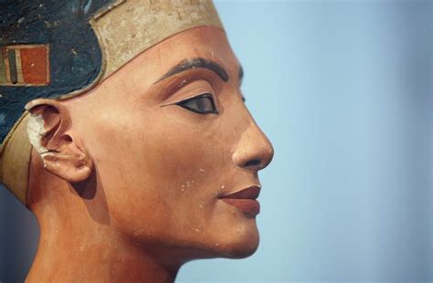 THE TOMB OF NEFERTITI - AKHENATEN & TUTANKHAMUN - Nausinous