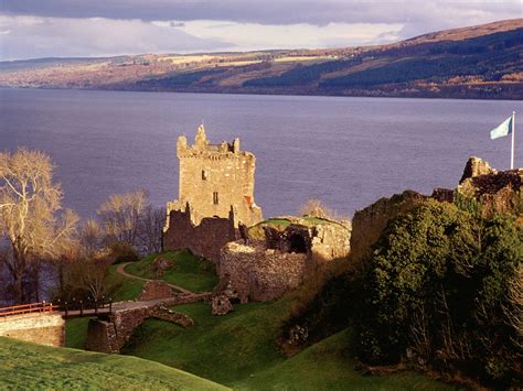 Urquhart Castle Loch Ness Scotland picture, Urquhart Castle Loch Ness ...