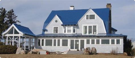 Pin by Michelle Badcock on Blue Roofs | Metal roof, Blue roof, Beach ...