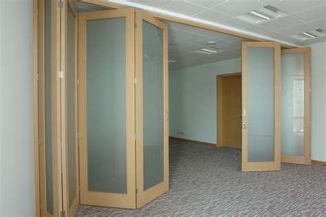 produkti / Folding Partitions / Folding panel walls | Starpsiena.lv ...