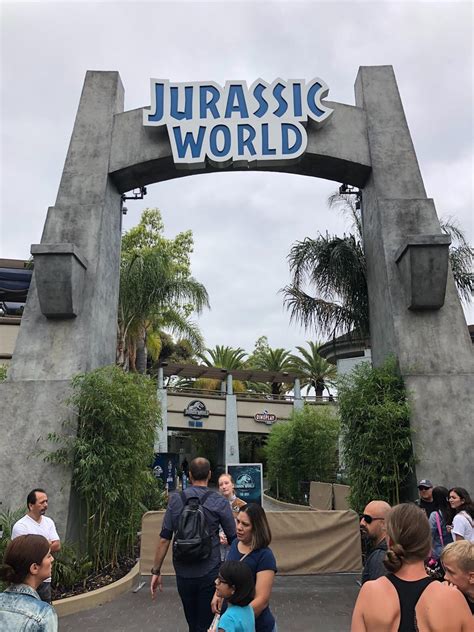 Video - Jurassic World: The Ride Officially Opens at Universal Studios ...