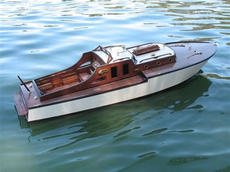 Cabin Cruiser Model Boat Plans | plywood layout boat plans