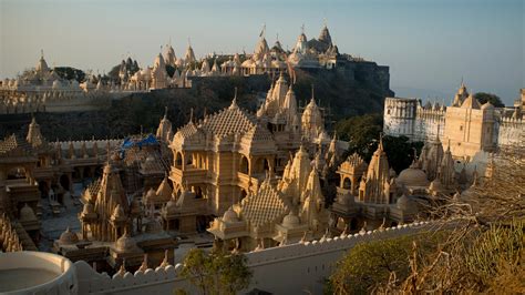 Video: Jain temples in Palitana · Train to Kitezh