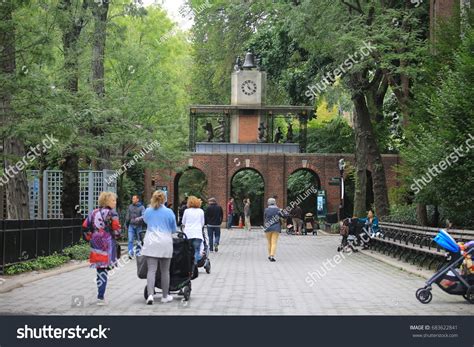 6,702 Central Park Entrance Images, Stock Photos & Vectors | Shutterstock