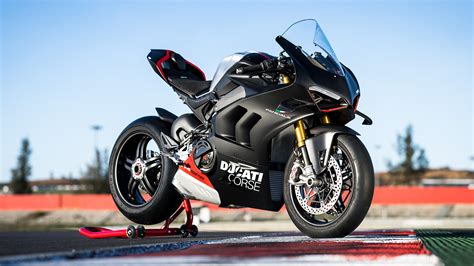 Ducati V4 SP2 2023 - Naik Motor | Jurnal Pengendara Motor