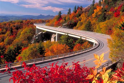 Linn Cove Viaduct, Blue Ridge Parkway Milepost 304.4