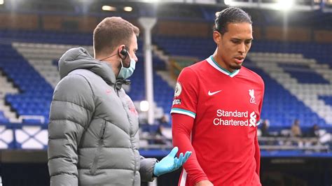 Liverpool's Virgil van Dijk and Thiago injured against Everton ...