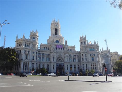 Ontdek Plaza de Cibeles en bezienswaardigheden