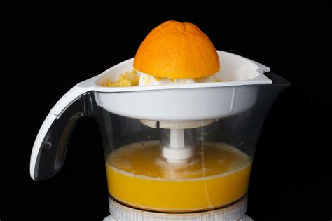 How to Juice an Orange with a Juicer