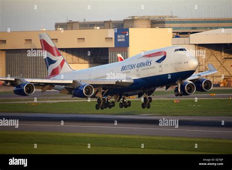 British Airways Boeing 747 jumbo jet landing at London Heathrow Airport ...