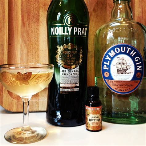 Dry Martini: Plymouth Gin, dry vermouth, orange bitters #cocktails #gin ...