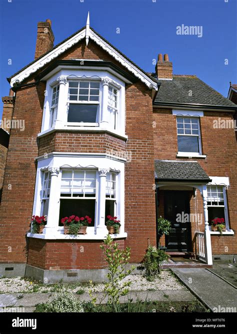 Exterior Victorian red brick town house bay windows exteriors houses ...