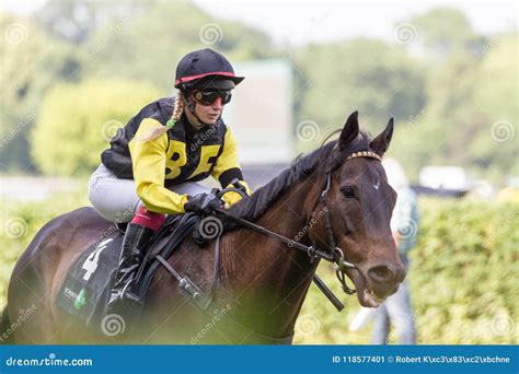 Female Jockey at a Horse Racing Editorial Photo - Image of meadow ...