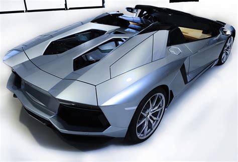 Lamborghini Aventador LP700-4 Roadster: circa-$845,000 local price ...