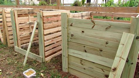 Building Garden Compost Bins & A Hot Composting Station: Basic ...