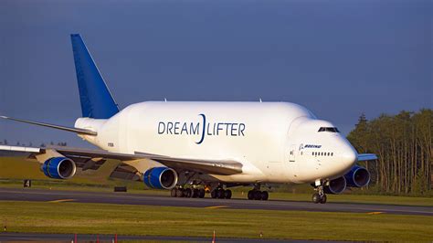 Download Dreamlifter Boeing Airplane Vehicle Boeing 747 Dreamlifter HD ...