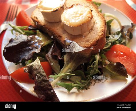 Salad with goat cheese Stock Photo - Alamy