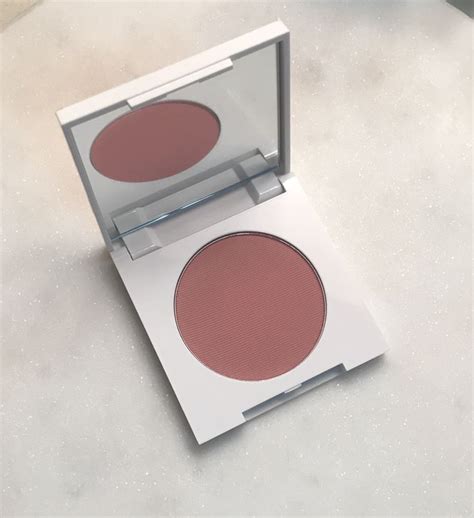 New. Clinique powder blush in New Clover | Clinique powder, Makeup swap ...