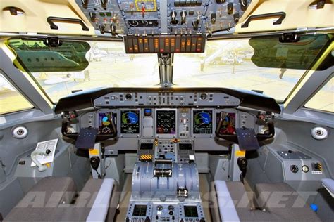 "Q400 cockpit" | Photo Album by AERONEUF | Airliners.net