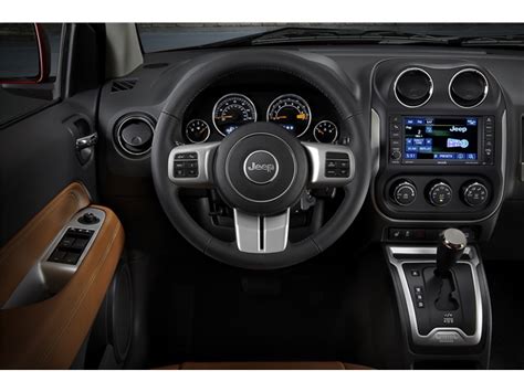 2014 Jeep Compass: 42 Interior Photos | U.S. News