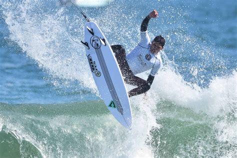 Costa Rica's best surfers look to the 2020 Olympics