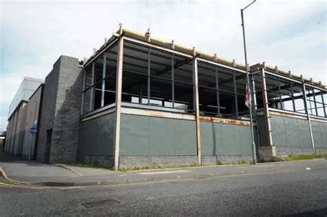 Royton Assembly Hall owners go into administration - Manchester Evening ...