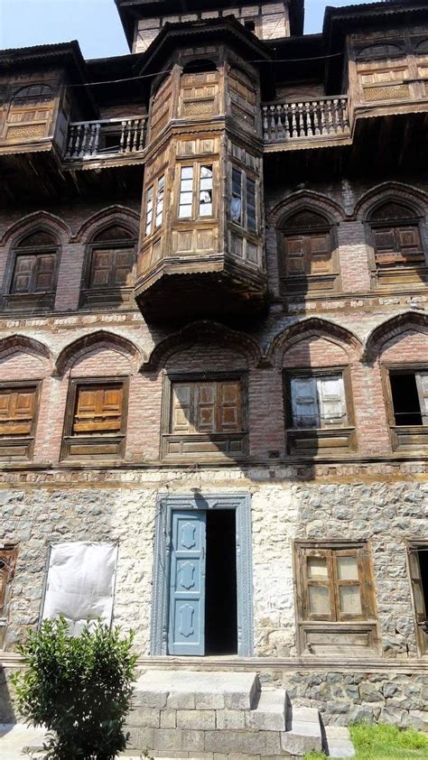 Types of Houses in Kashmir: A Look at Kashmiri Homes - TimesProperty