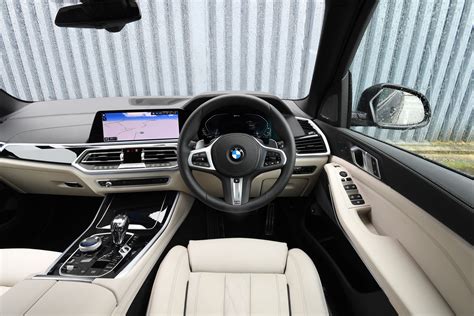 BMW X5 hybrid interior & comfort | DrivingElectric