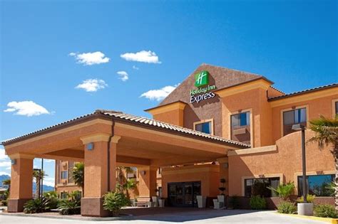 HOLIDAY INN EXPRESS HOTEL & SUITES KINGMAN - Updated 2018 Prices ...