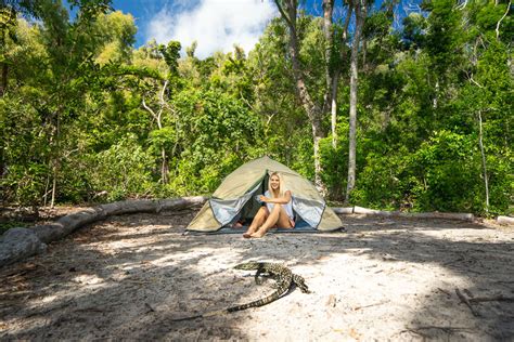 CAMPING AT WHITEHAVEN BEACH IN THE WHITSUNDAYS - Journey Era